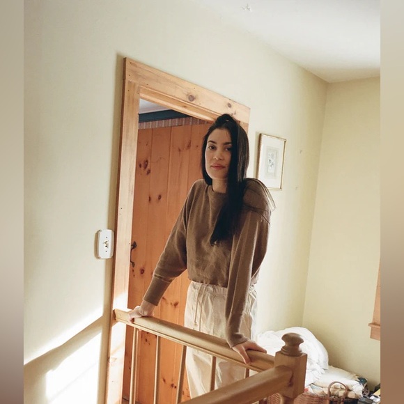 Ozma Noe Crop Sweater in Pima Linen (mushroom) - Picture 2 of 9